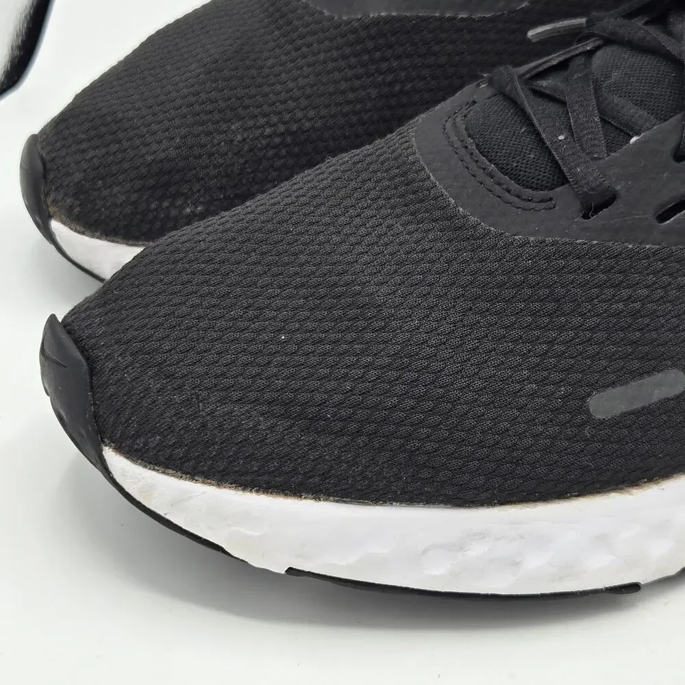 Nike Revolution 5 running Men's Size 13 BQ3204-002 Black White